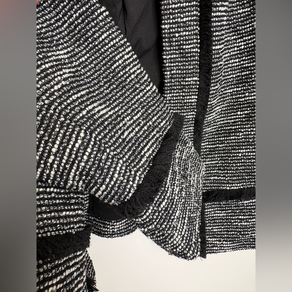 NWT Anne Klein Black/White Embellished Crop Blazer Size 6 Sku#134 - Picture 5 of 9